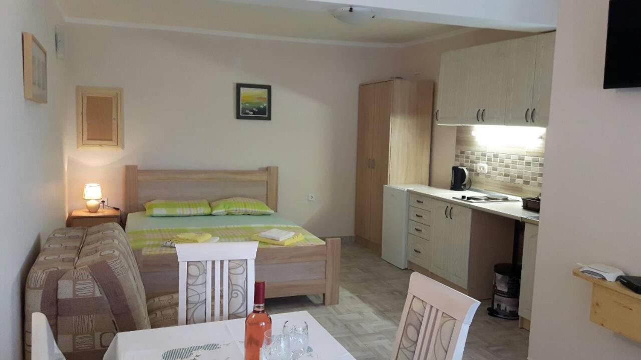 Apartman Pijavica ビエラ エクステリア 写真